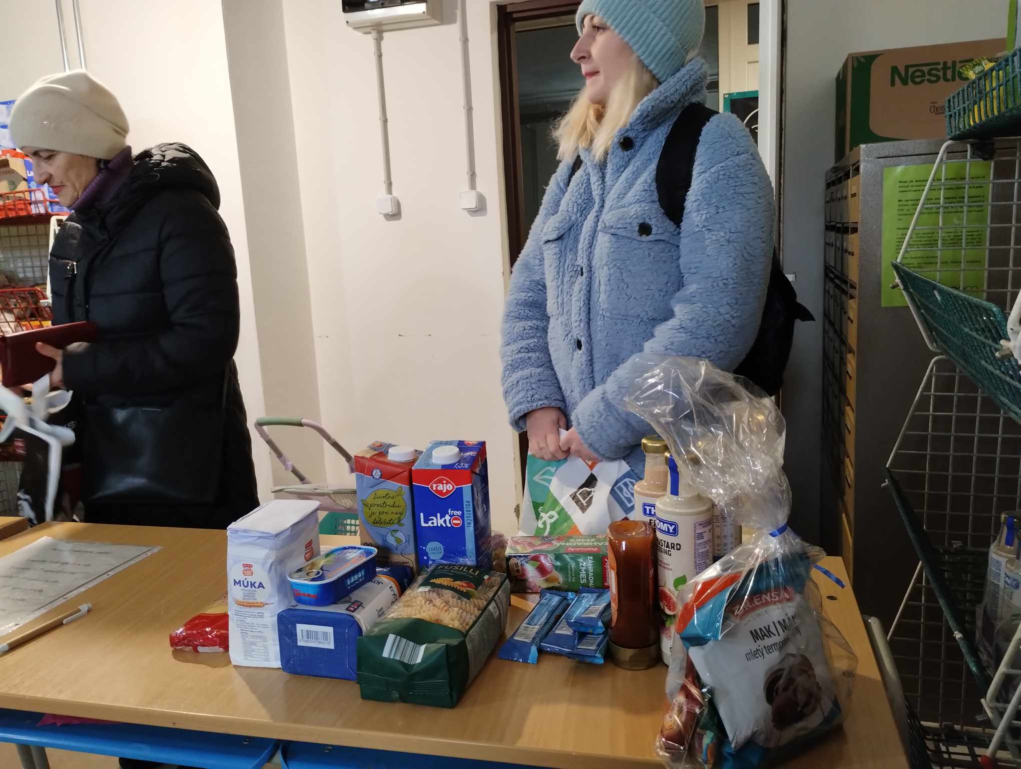 Predvianočný výdaj materiálnej pomoci ľuďom z Ukrajiny v Prievidzi a okolí